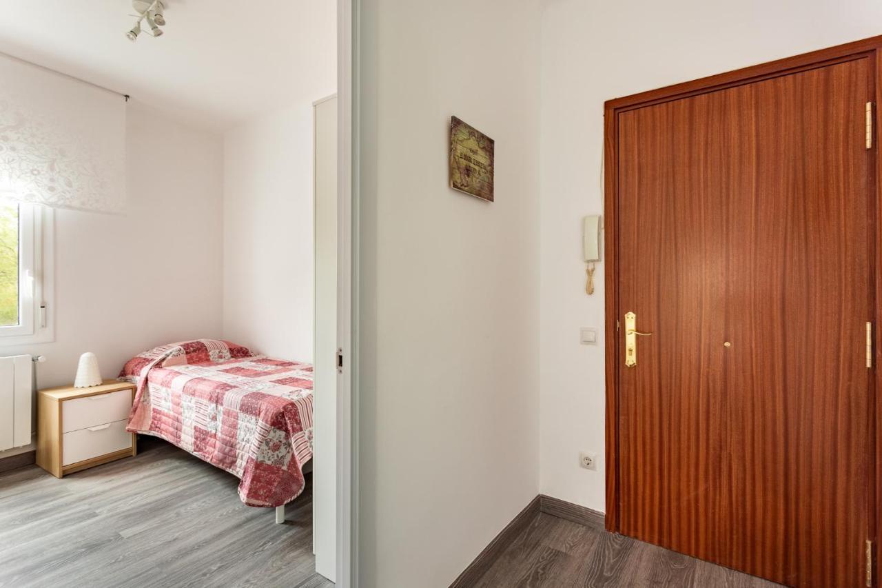 Barca 3 New Lovely Aprtment Near Beach Sant Adria de Besos Bagian luar foto