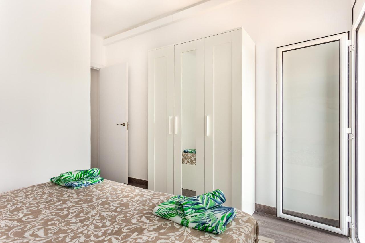 Barca 3 New Lovely Aprtment Near Beach Sant Adria de Besos Bagian luar foto